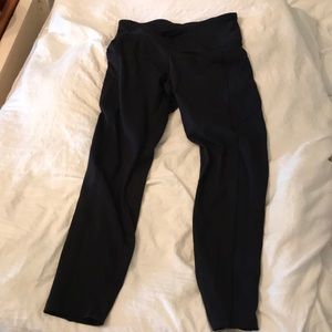 Black cropped leggings